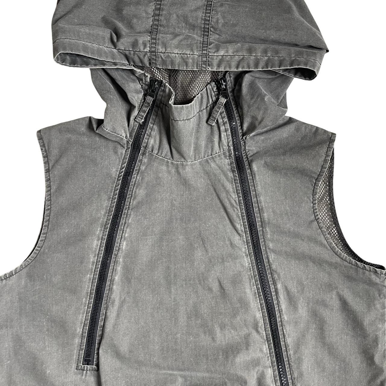 sleeveless hooded vest