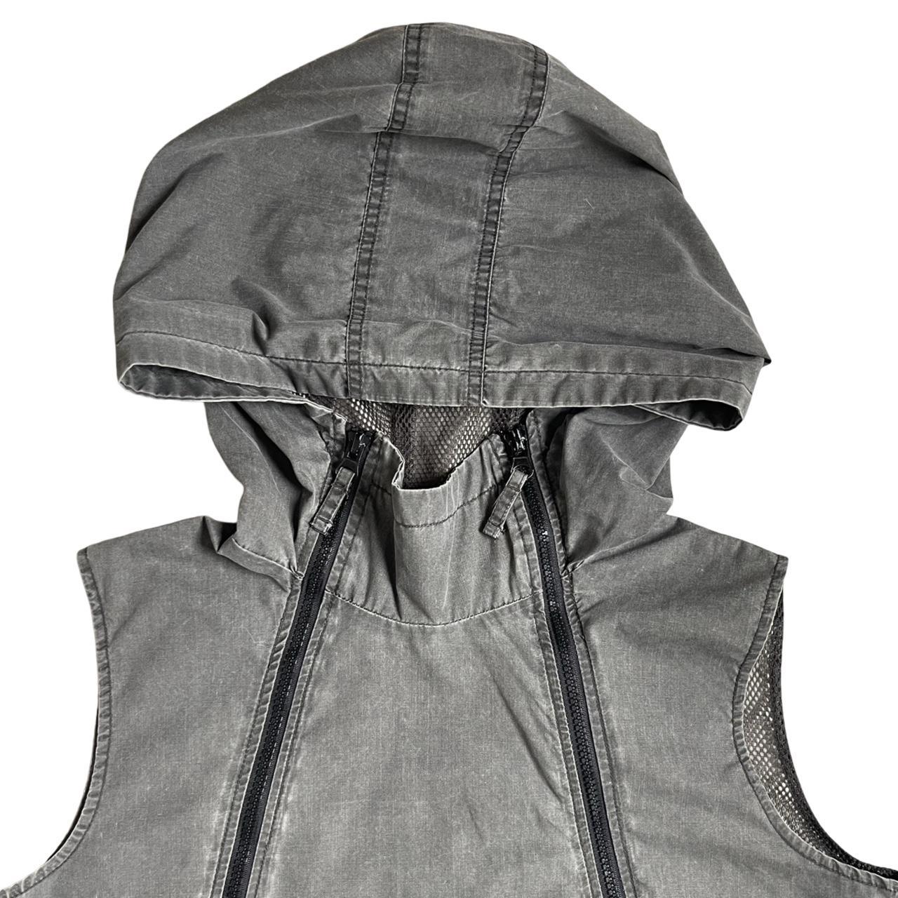 sleeveless hooded vest