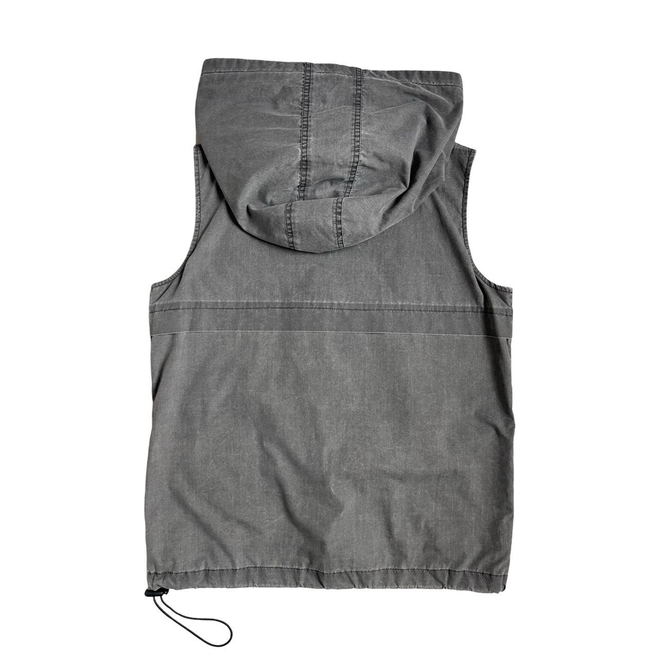 sleeveless hooded vest