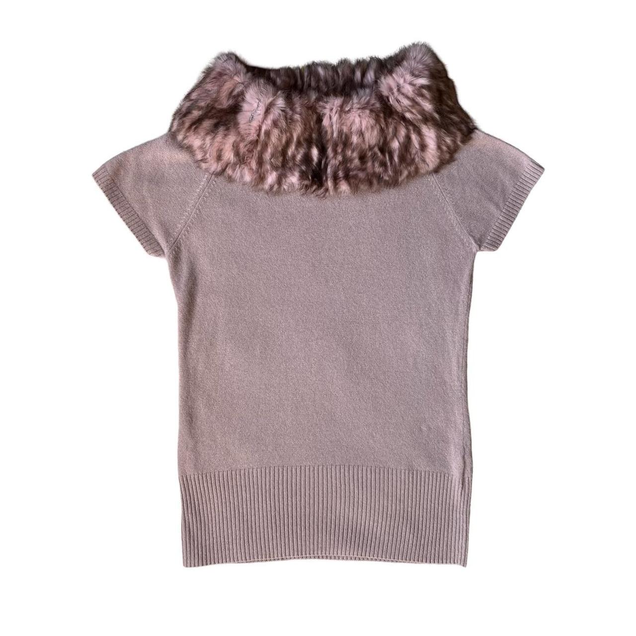 short sleeve knit top with fur trim