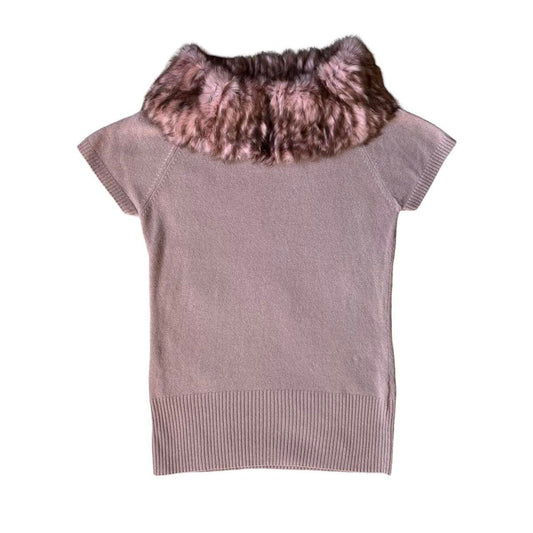 short sleeve knit top with fur trim