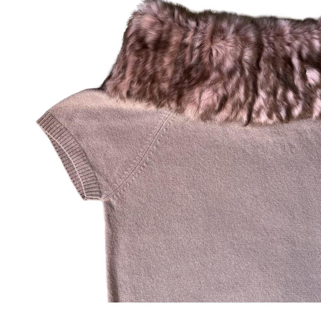 short sleeve knit top with fur trim