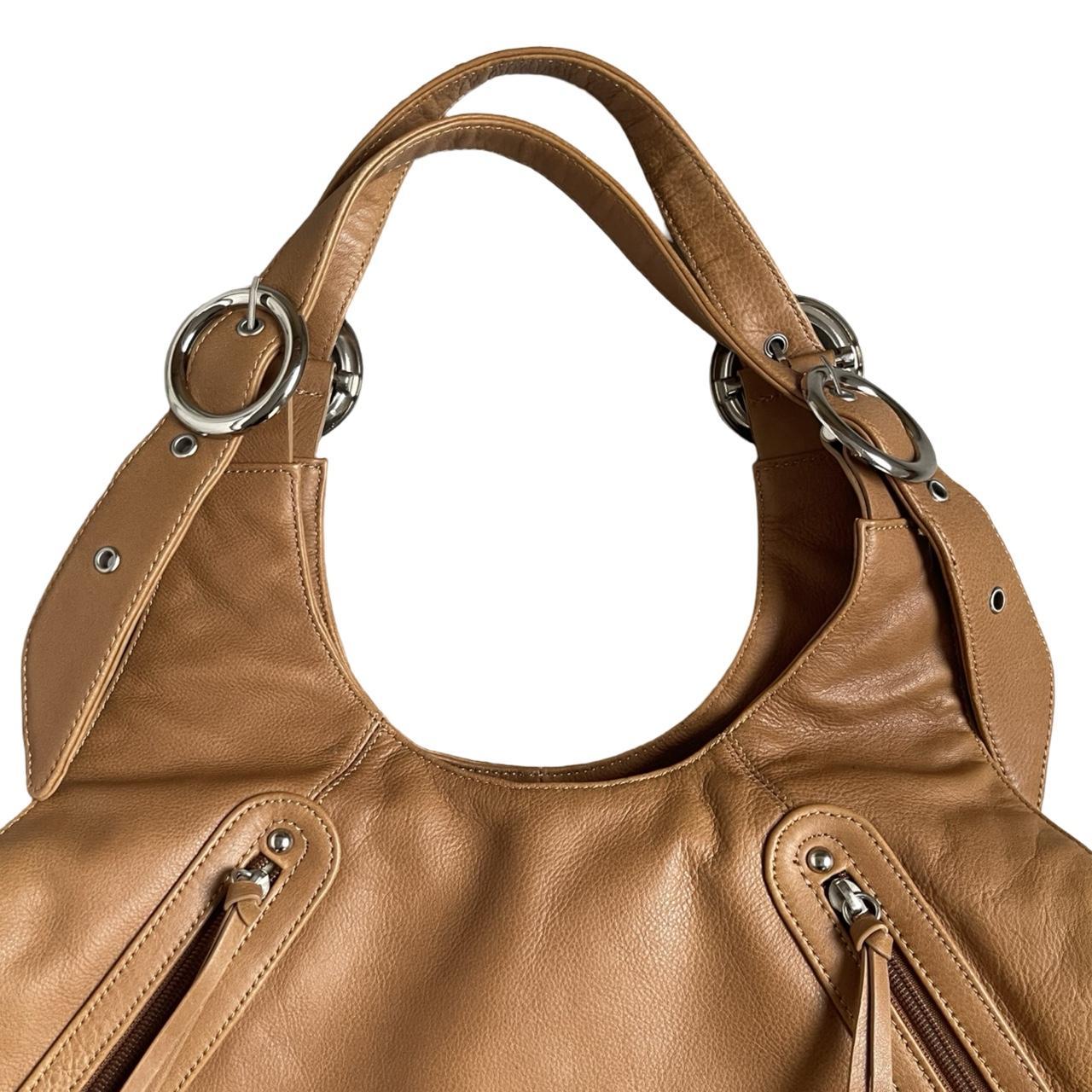 tan leather shoulder bag